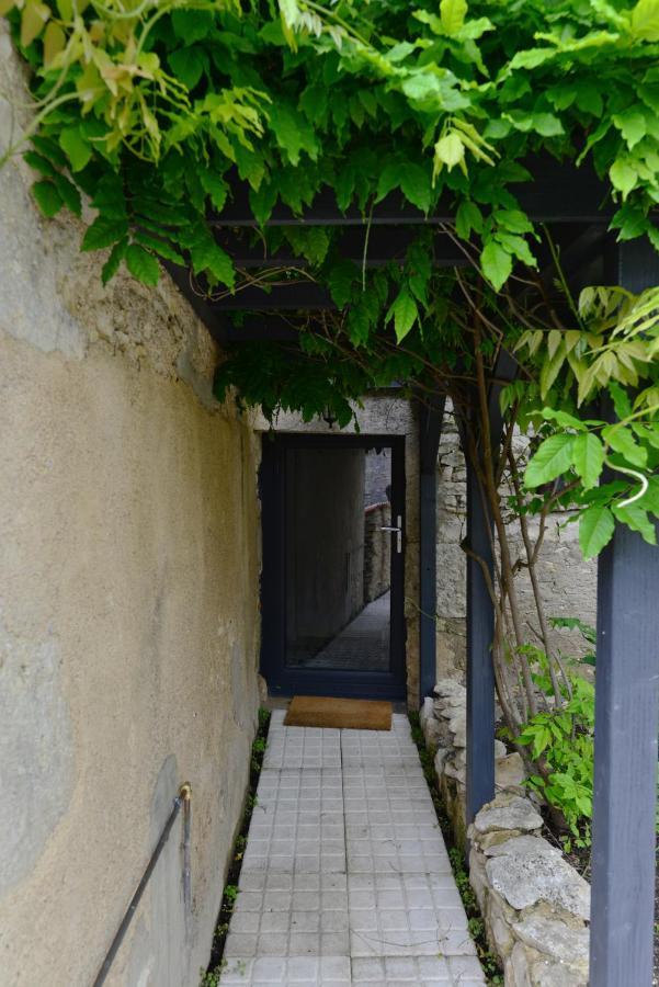 Chez Pique-Fesse Chambre D'Hote Saint-Martin-L'ars Exteriör bild